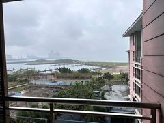 -皇马海口湾海景酒店(万绿园秀英港店)