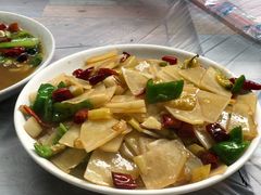 泡椒土豆片-瑜瑜饭馆