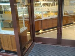 面包甜点陈列柜-老大昌(淮海中路店)