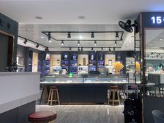 -宏宇眼镜蔡司依视路折扣店(兆佳眼镜城店)