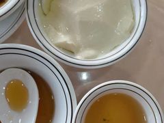 客家自磨让豆腐-鹏城人家海鲜酒家·23年老字号(较场尾店)