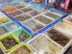 -霞涌市场海鲜摆卖区