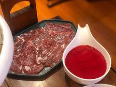 鲜奶捞牛肉-沸炉重庆老火锅(军事博物馆店)