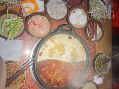 -赵美丽·重庆社区火锅·直营店(火车东站·中豪国际店)