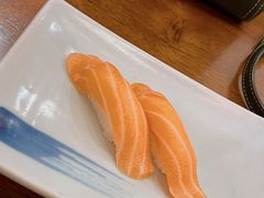 炙烤三文鱼手握-初居食屋日式料理(万象城购物中心店)