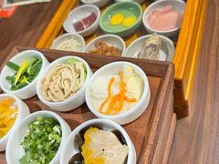 -良米山·云南野生菌过桥米线(上海首店)