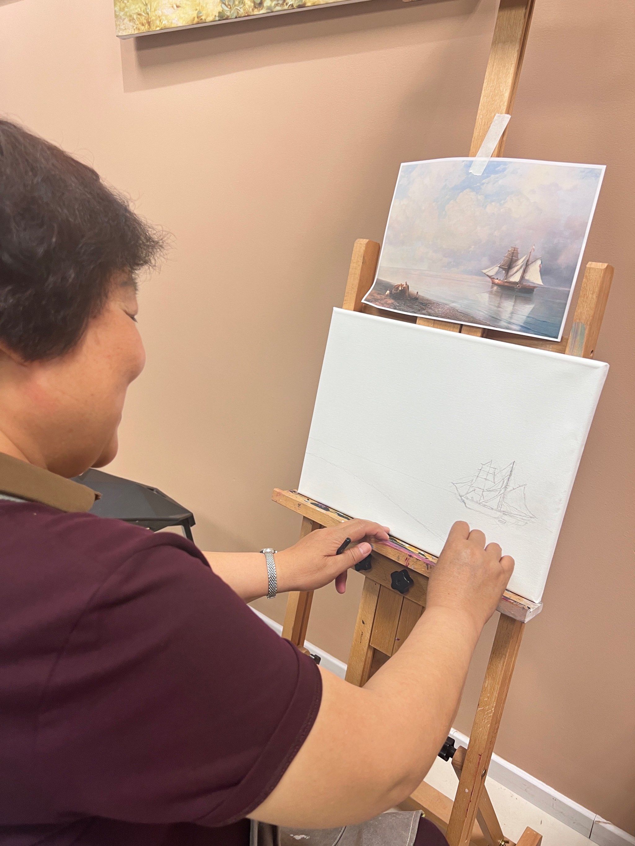 的世界中\n画画可以给心灵一个安静的地方\n它远离了现实生活中鸡