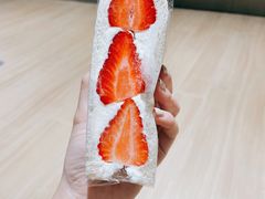 草莓三明治-Fruwich果明治(西单更新场店)