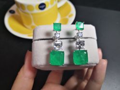 -北京七彩云南翡翠珠宝旗舰店(月坛店)