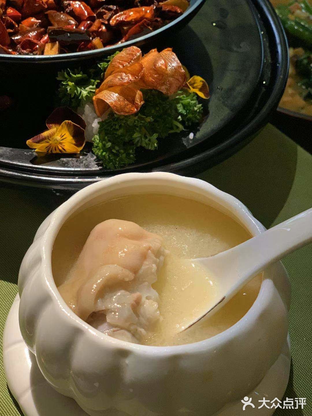 很不错的一家川菜馆，建议提前打电话订好包间