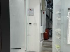 -福奈特洗衣洗鞋(宝华广场店)