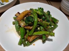 四大天王-默加东南亚美食(大宁音乐广场店)