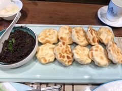 鲅鱼酱配石头饼-聚缘堂·海鲜私房菜(松岭路店)