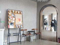 -HUG·拥抱咖啡(郑州宝龙广场店)