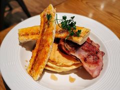 -Two Birds One Stone·一石二鸟(诚品生活店)