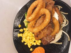 -汤姆家的牛排意面披萨(新城市广场店)