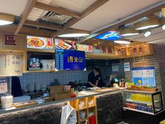 -呷佬·长沙手工米粉(金沙江路店)