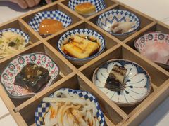-阿瓦山寨·湘菜现炒·剁椒鱼头王(咸阳总店)