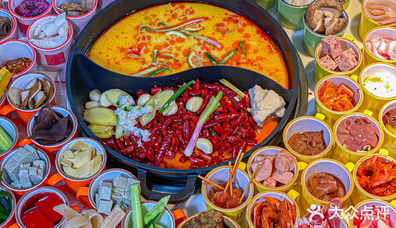 重庆爆火97盅盅火锅,菜品最低8角一杯