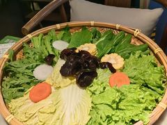 -尚尚仙·酸汤猪手·猪肚鸡火锅(华联万柳购物中心店)