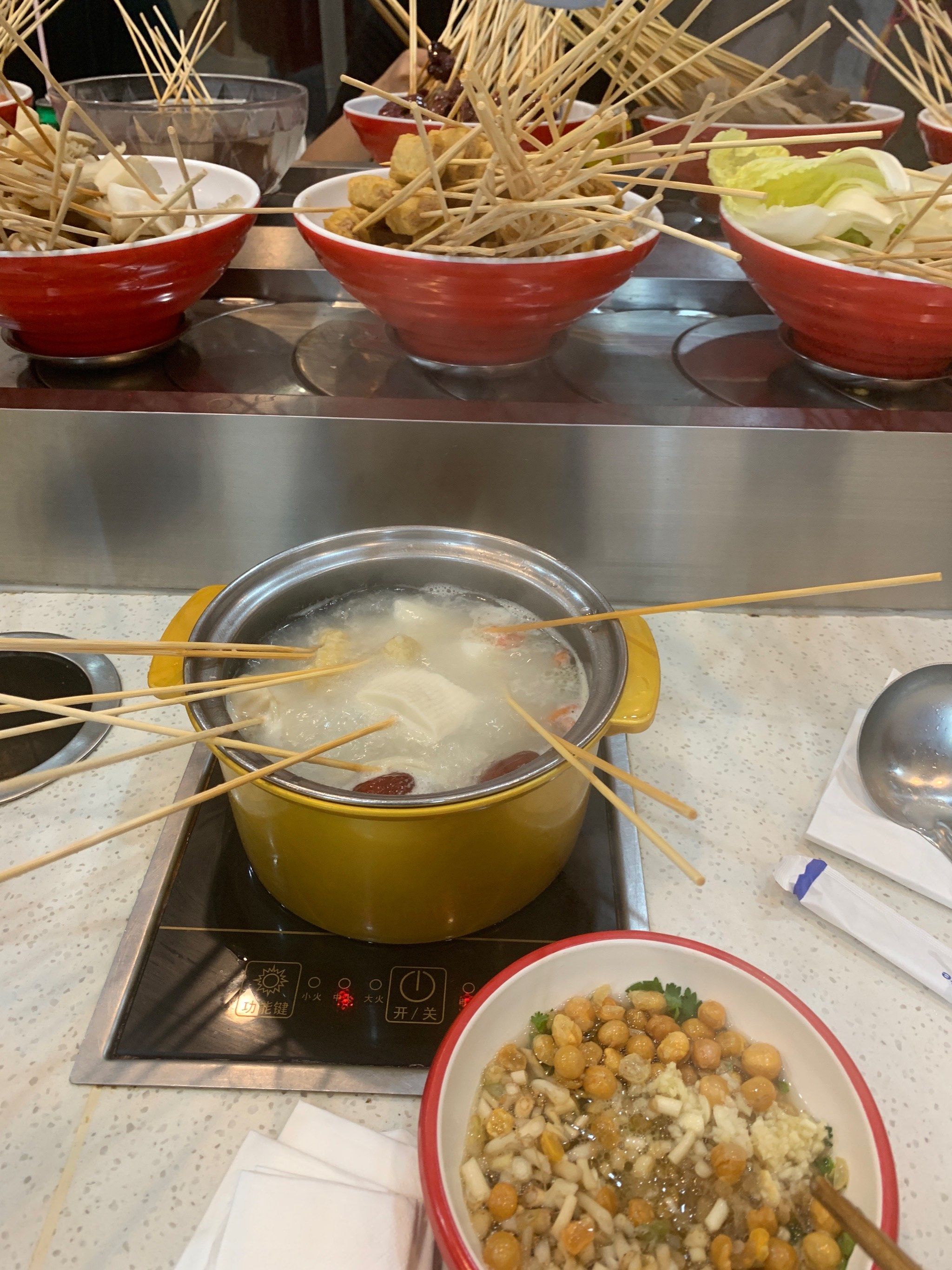 一个人最适合吃的旋转小火锅