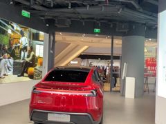 -TESLA 特斯拉(上海太古汇体验店)