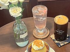 -Café Monson