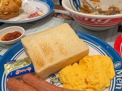 肠仔炒滑蛋配牛油西多士-敏华冰厅(天河城店)