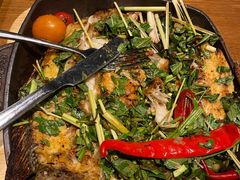 香茅草烤罗非鱼-云海肴·汽锅鸡·云南菜(天山百盛优客店)