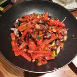 其中我最喜欢吃的就是烧辣椒卤牛肉