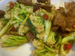 -关东小磨东北菜(上海长风大悦城店)