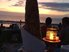 -Lia Cafe