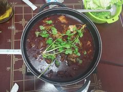 红焖牛尾-土罐罐