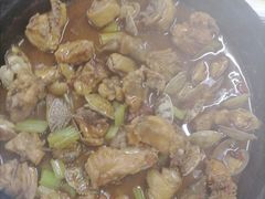 铁锅蛤蜊鸡-公寓家常菜馆(海军博物馆店)