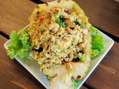 -Green Tree Rest. & Pub