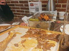 -三个大叔烤羊肉串·歌手驻唱·碳烤鲜肉(西三旗店)