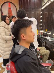 -东方先生国潮男士理发馆