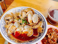 花甲-爆炸头阿姨小四川正宗川味小吃(无任何分店)