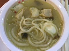 -周鱼小馆石锅酸菜鱼(活力汇店)