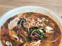 -粉八·云南米线·建水烧烤(常熟路店)