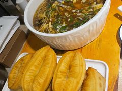 小油条配酸辣汤-味莊·青岛菜(云霄路店)