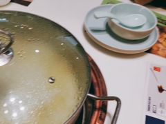 -洪氏嗨捞·猪肚鸡火锅(阳光天地店)