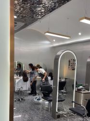 -Tloml salon