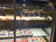 面包甜点陈列柜-一鸣真鲜奶吧(万地店)