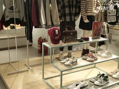 -hotwind热风(中贸广场店)