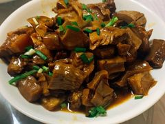 笋干烧肉-天乐农家鱼头王(天目湖店)