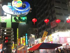 -六合夜市