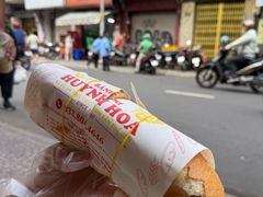 -Bánh Mì Huynh Hoa