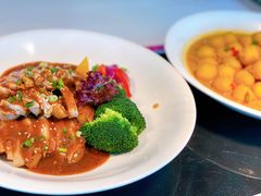 -亚洲国际大酒店·云顶阁旋转自助餐厅