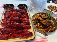 -肥肥虾庄·金牌油焖大虾(汉街SKP店)